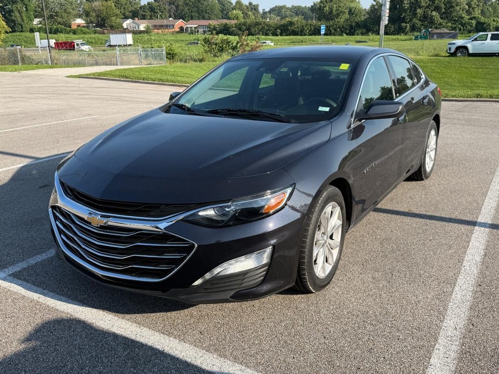 Chevrolet Malibu Vehicle Full-screen Gallery Image 02