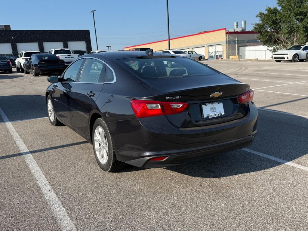 Chevrolet Malibu Vehicle Full-screen Gallery Image 04