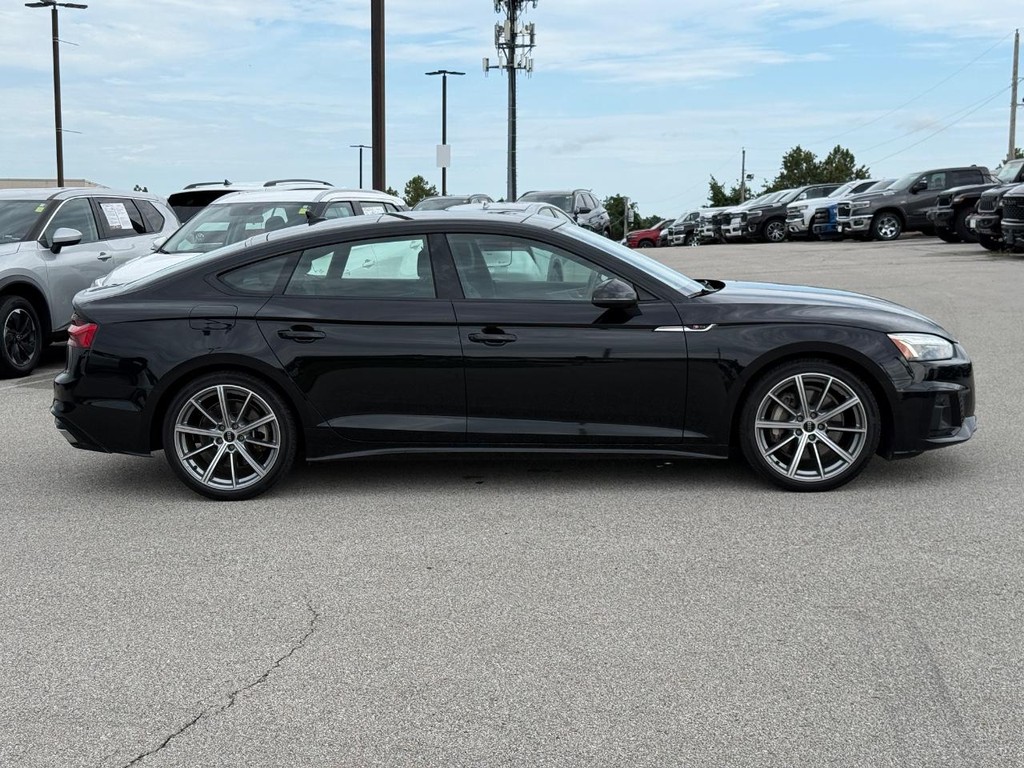 Audi A5 Sportback Vehicle Full-screen Gallery Image 02