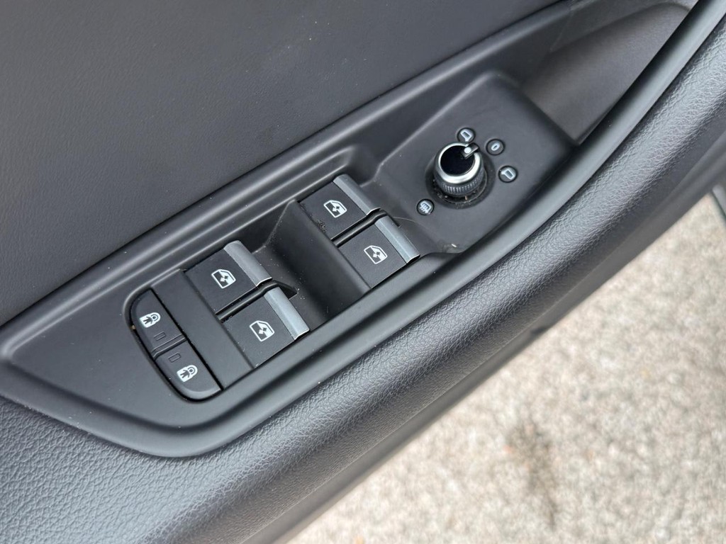 Audi A5 Sportback Vehicle Full-screen Gallery Image 15