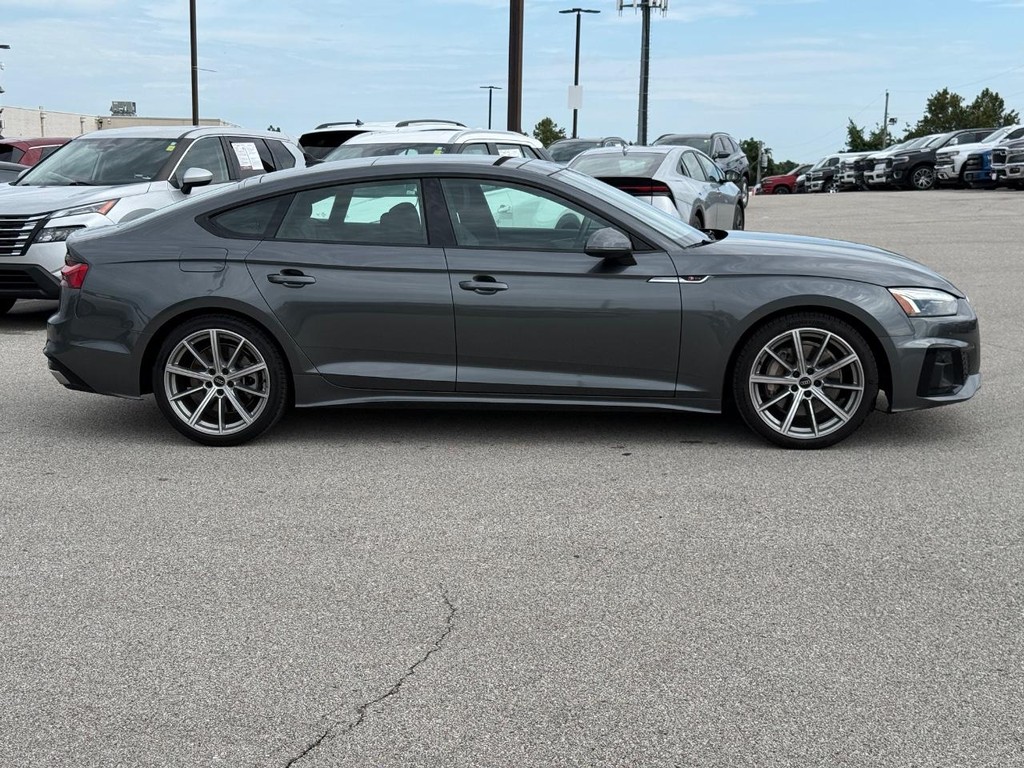 Audi A5 Sportback Vehicle Full-screen Gallery Image 02