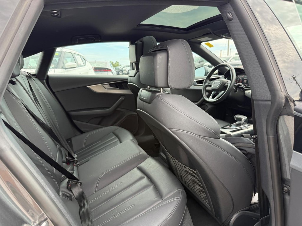 Audi A5 Sportback Vehicle Full-screen Gallery Image 10