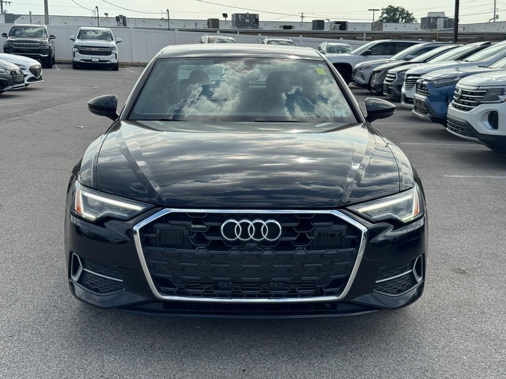Audi A6 Sedan Vehicle Full-screen Gallery Image 09