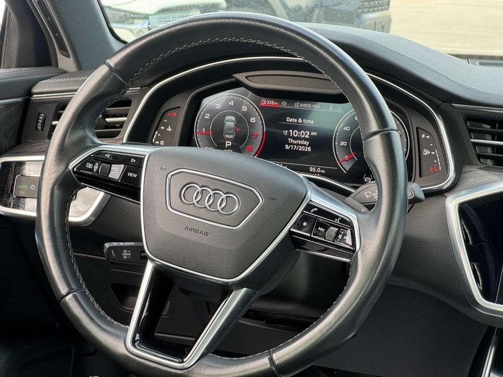 Audi A6 Sedan Vehicle Full-screen Gallery Image 12
