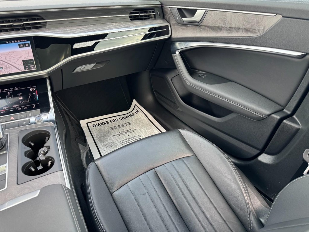 Audi A6 Sedan Vehicle Full-screen Gallery Image 15