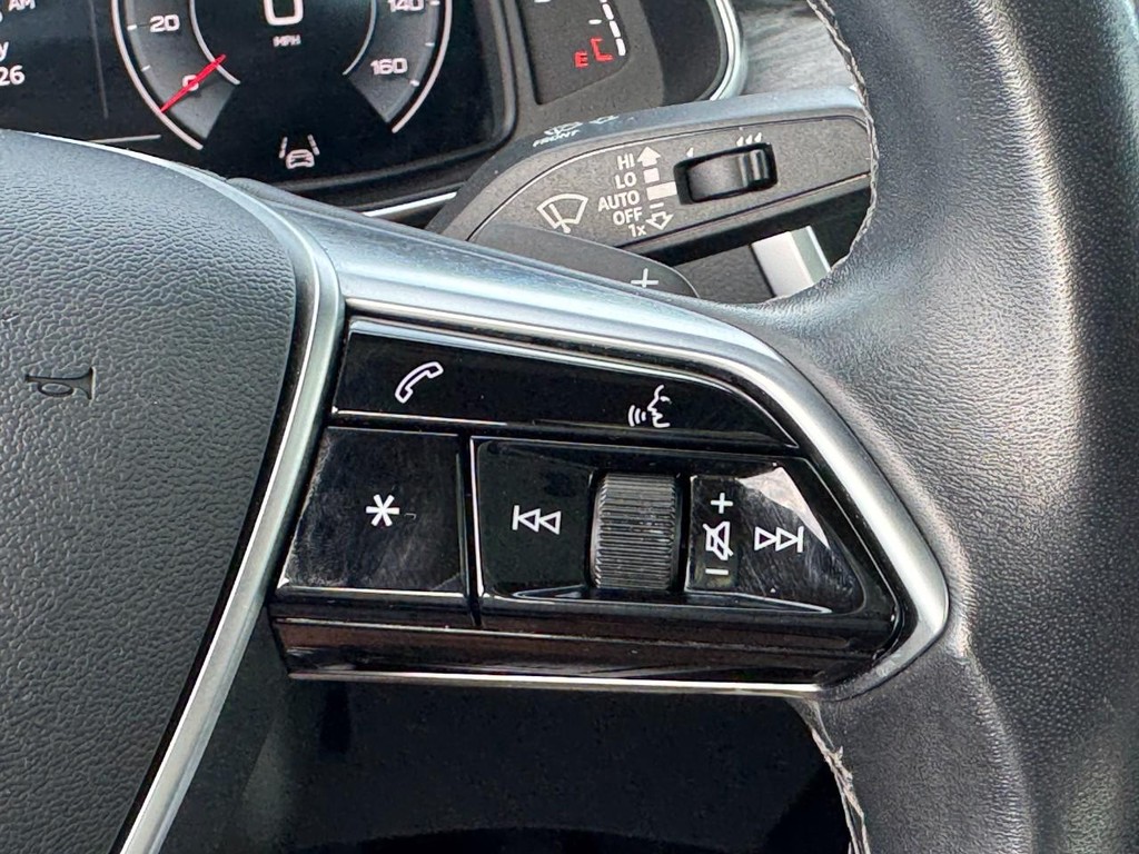 Audi A6 Sedan Vehicle Full-screen Gallery Image 20