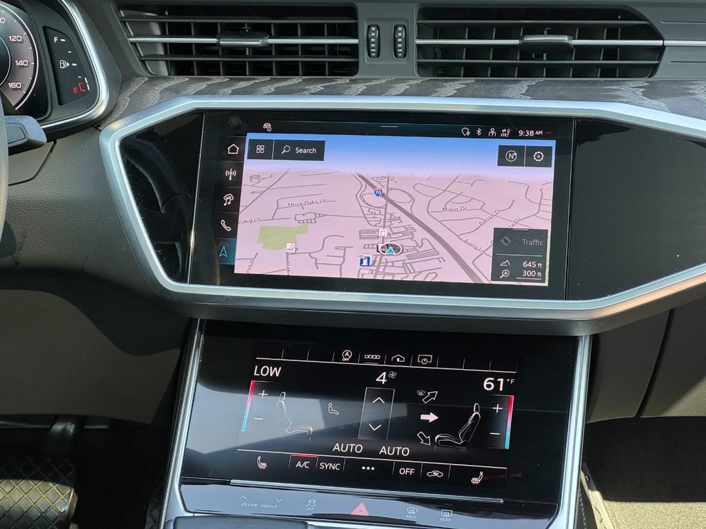 Audi A6 Sedan Vehicle Full-screen Gallery Image 14