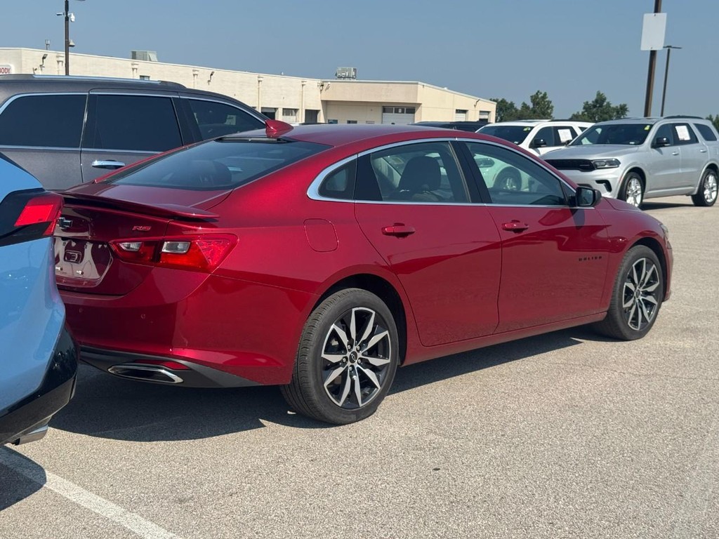 Chevrolet Malibu Vehicle Full-screen Gallery Image 03