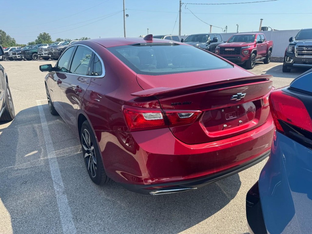Chevrolet Malibu Vehicle Full-screen Gallery Image 04