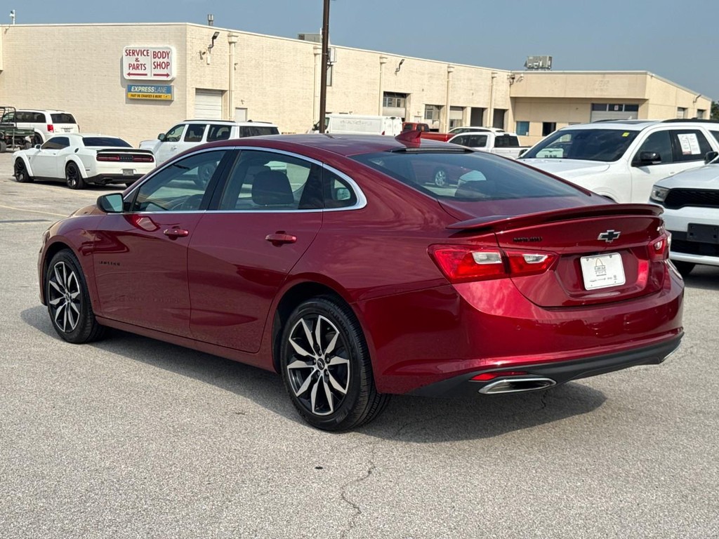 Chevrolet Malibu Vehicle Full-screen Gallery Image 05