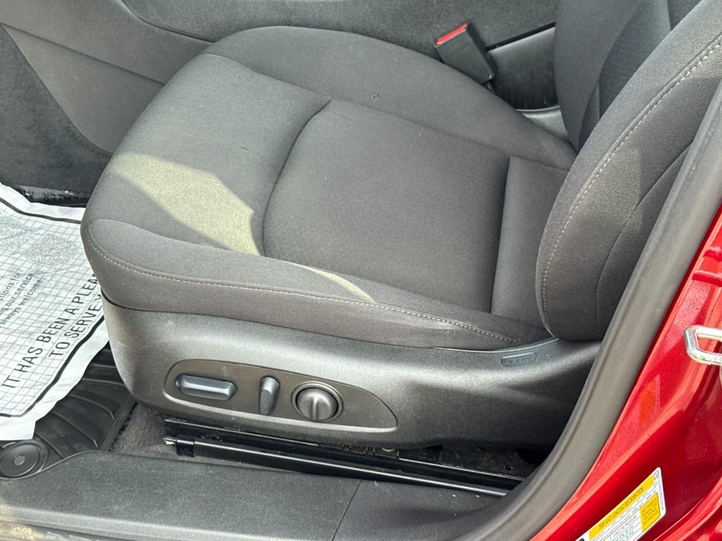 Chevrolet Malibu Vehicle Full-screen Gallery Image 14