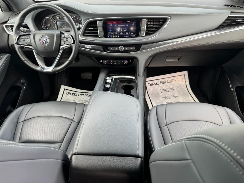 Buick Enclave Vehicle Full-screen Gallery Image 13