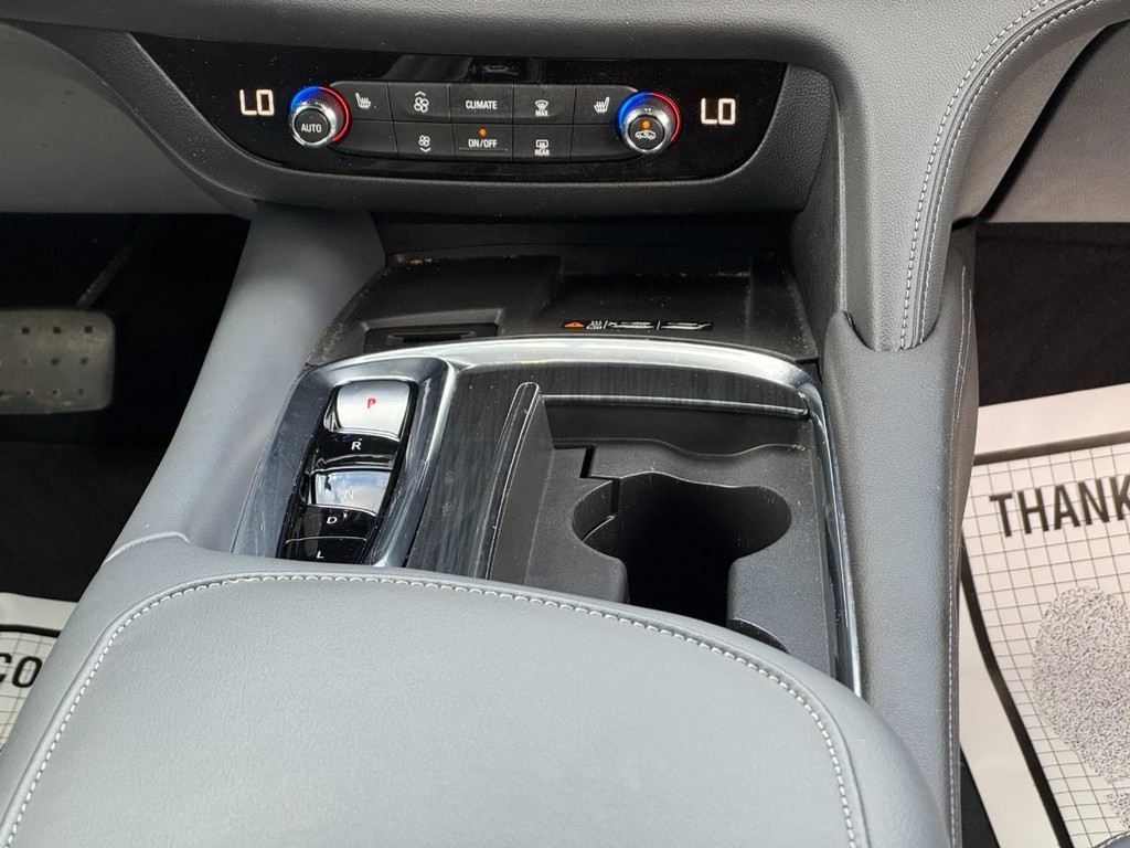 Buick Enclave Vehicle Full-screen Gallery Image 16