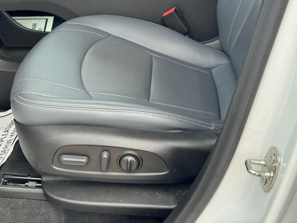Buick Enclave Vehicle Full-screen Gallery Image 18