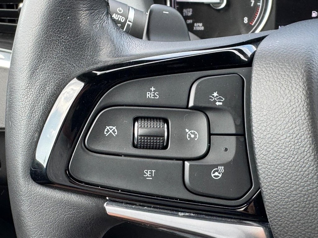 Buick Enclave Vehicle Full-screen Gallery Image 21