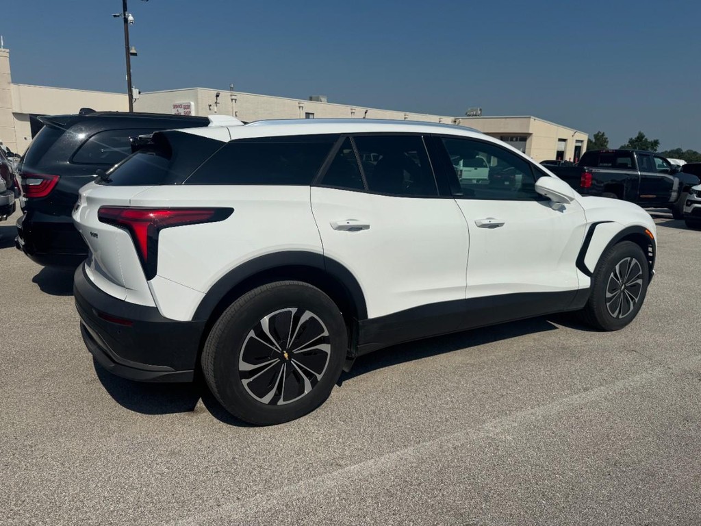Chevrolet Blazer EV Vehicle Full-screen Gallery Image 03