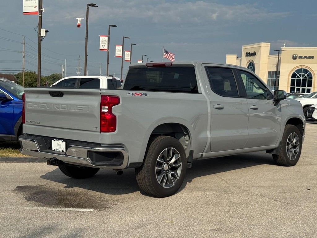 Chevrolet Silverado 1500 Vehicle Full-screen Gallery Image 03