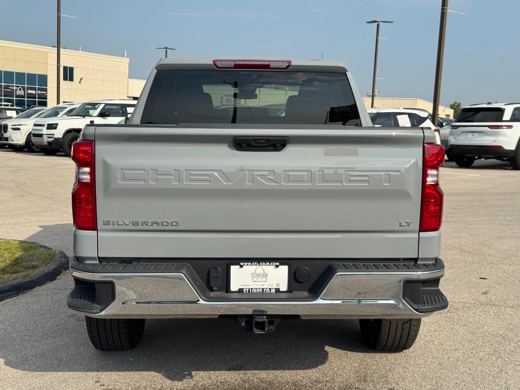 Chevrolet Silverado 1500 Vehicle Full-screen Gallery Image 04