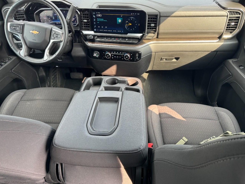 Chevrolet Silverado 1500 Vehicle Full-screen Gallery Image 11