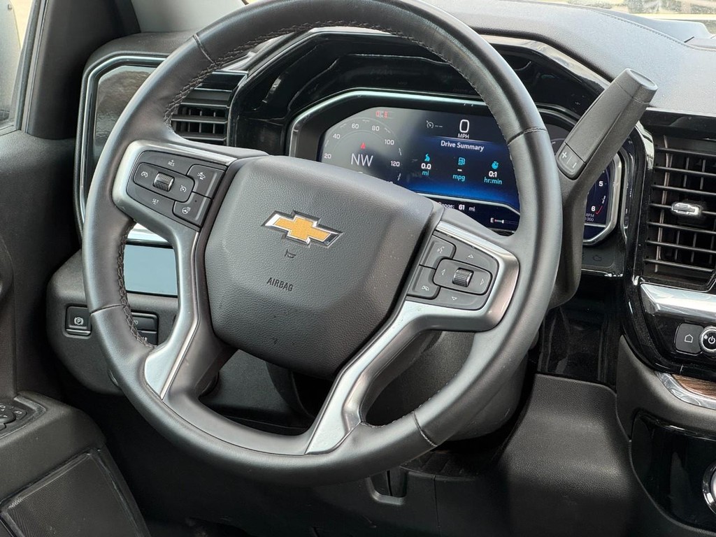 Chevrolet Silverado 1500 Vehicle Full-screen Gallery Image 12