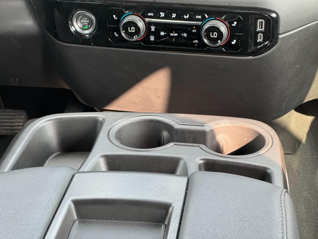Chevrolet Silverado 1500 Vehicle Full-screen Gallery Image 14