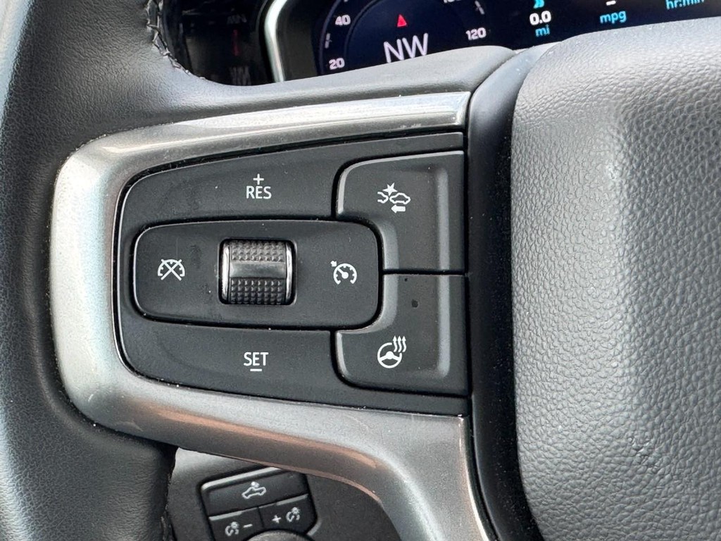 Chevrolet Silverado 1500 Vehicle Full-screen Gallery Image 19