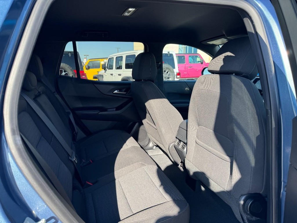 Chevrolet Equinox Vehicle Full-screen Gallery Image 10