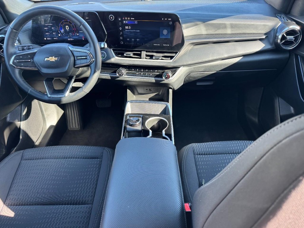 Chevrolet Equinox Vehicle Full-screen Gallery Image 11