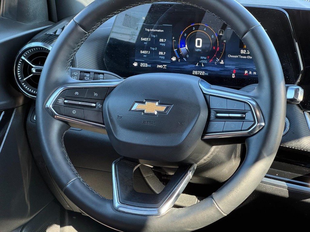 Chevrolet Equinox Vehicle Full-screen Gallery Image 12