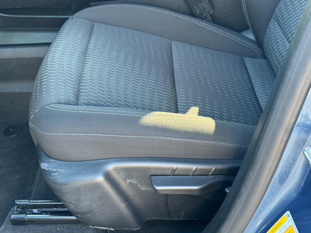 Chevrolet Equinox Vehicle Full-screen Gallery Image 15