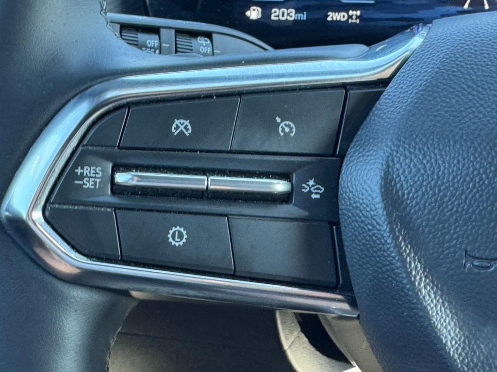 Chevrolet Equinox Vehicle Full-screen Gallery Image 17