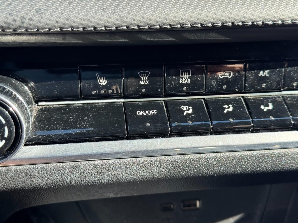 Chevrolet Equinox Vehicle Full-screen Gallery Image 21