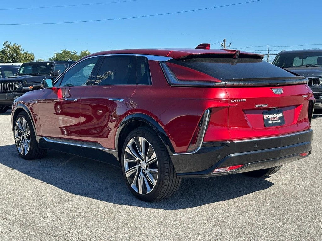 Cadillac LYRIQ Vehicle Full-screen Gallery Image 05