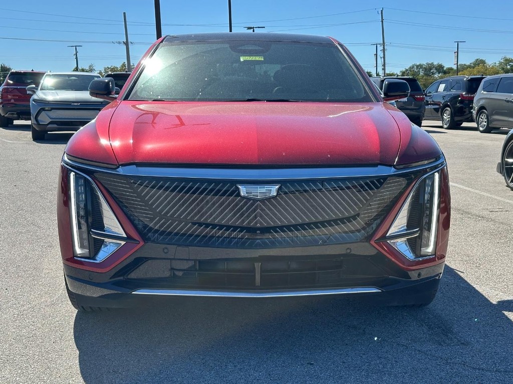 Cadillac LYRIQ Vehicle Full-screen Gallery Image 08