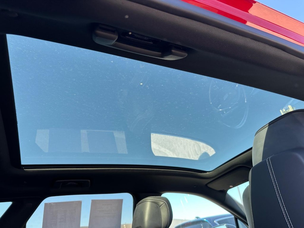 Cadillac LYRIQ Vehicle Full-screen Gallery Image 10