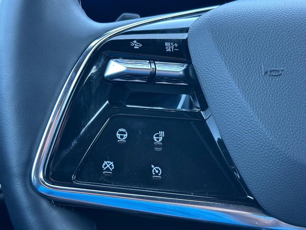 Cadillac LYRIQ Vehicle Full-screen Gallery Image 14