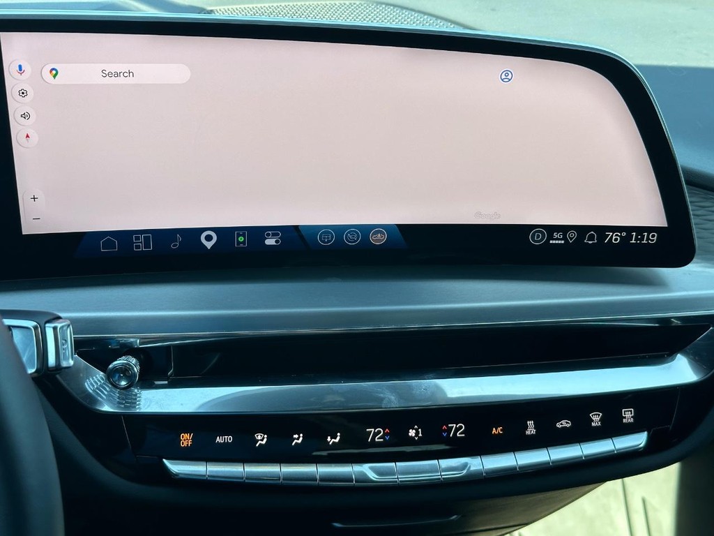 Cadillac LYRIQ Vehicle Full-screen Gallery Image 17