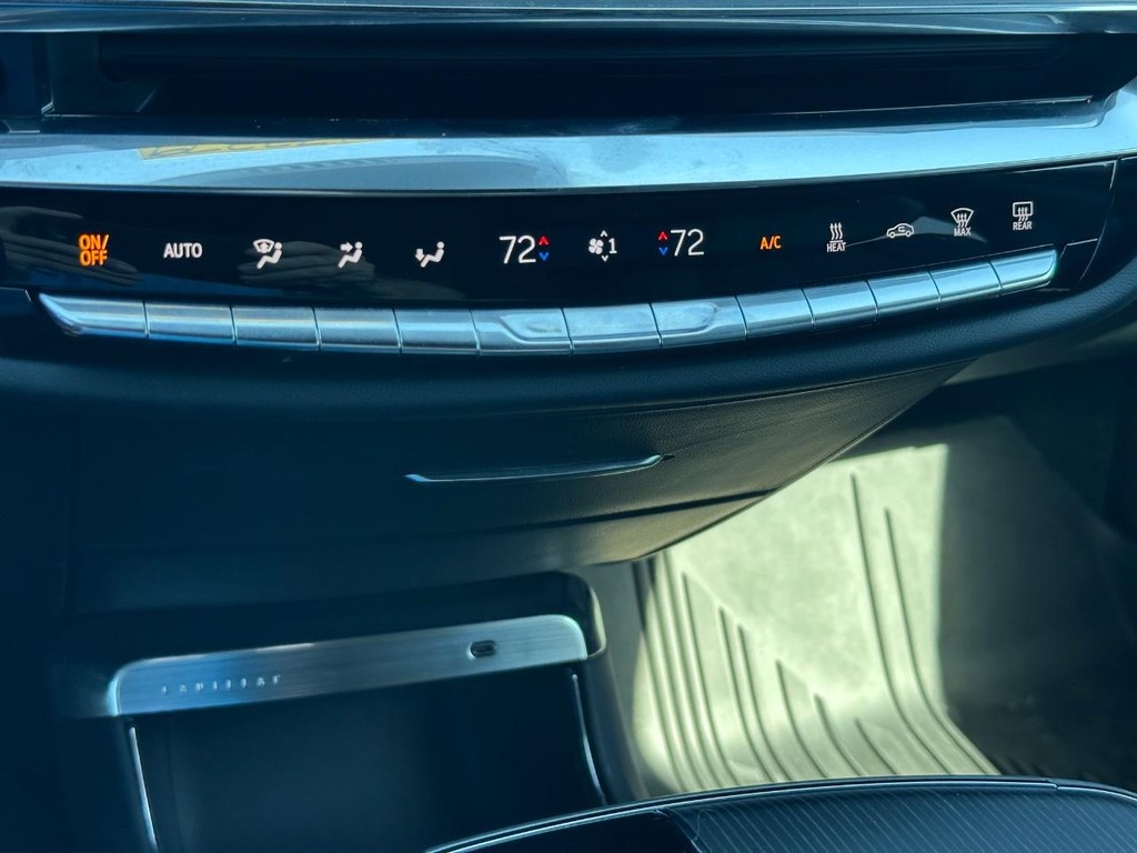 Cadillac LYRIQ Vehicle Full-screen Gallery Image 19