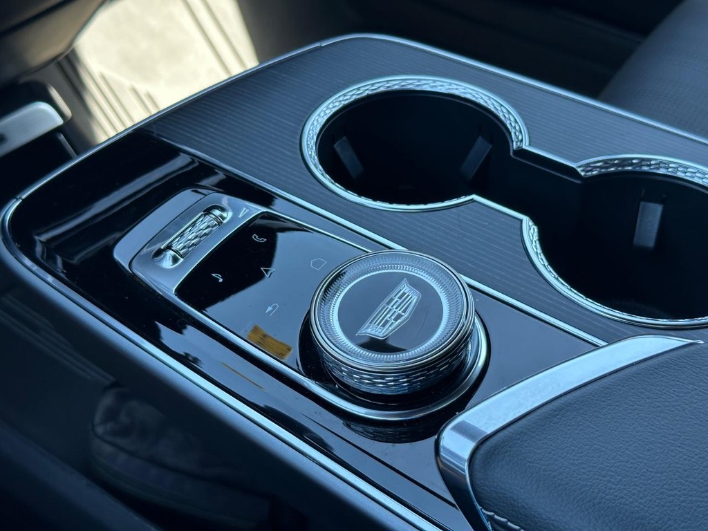Cadillac LYRIQ Vehicle Full-screen Gallery Image 20