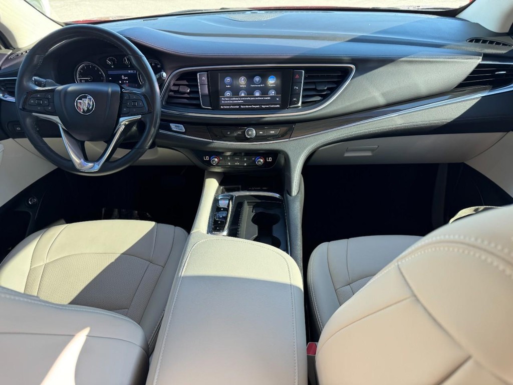 Buick Enclave Vehicle Full-screen Gallery Image 13