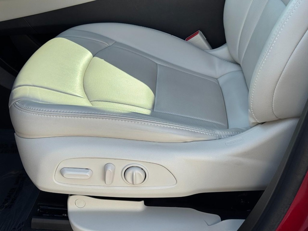 Buick Enclave Vehicle Full-screen Gallery Image 17