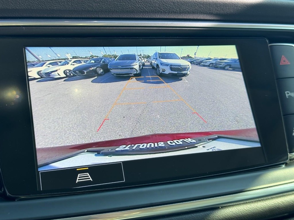 Buick Enclave Vehicle Full-screen Gallery Image 23
