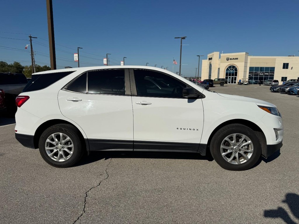 Chevrolet Equinox Vehicle Full-screen Gallery Image 02