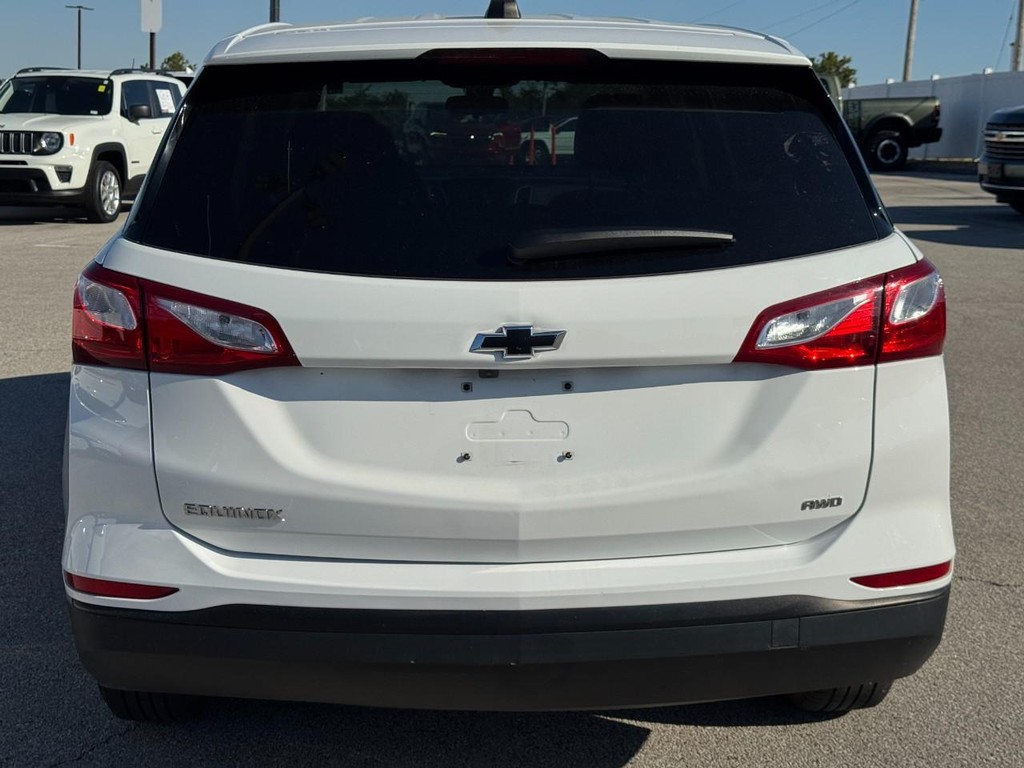 Chevrolet Equinox Vehicle Full-screen Gallery Image 04