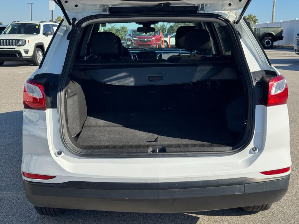 Chevrolet Equinox Vehicle Full-screen Gallery Image 05