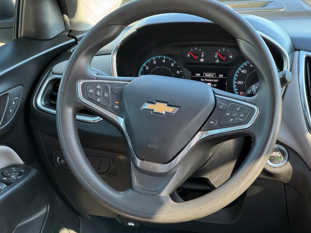 Chevrolet Equinox Vehicle Full-screen Gallery Image 12