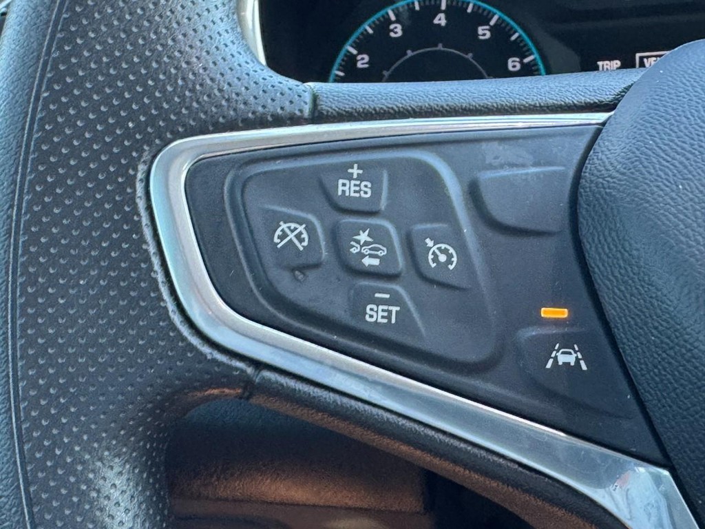 Chevrolet Equinox Vehicle Full-screen Gallery Image 18