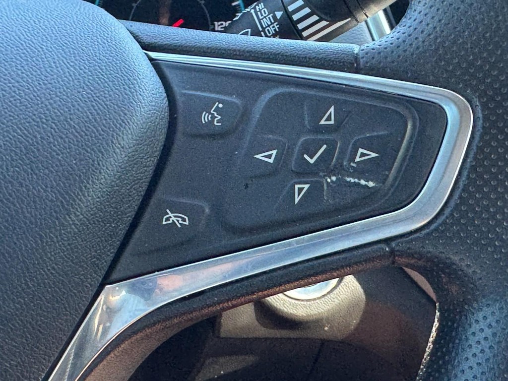 Chevrolet Equinox Vehicle Full-screen Gallery Image 19