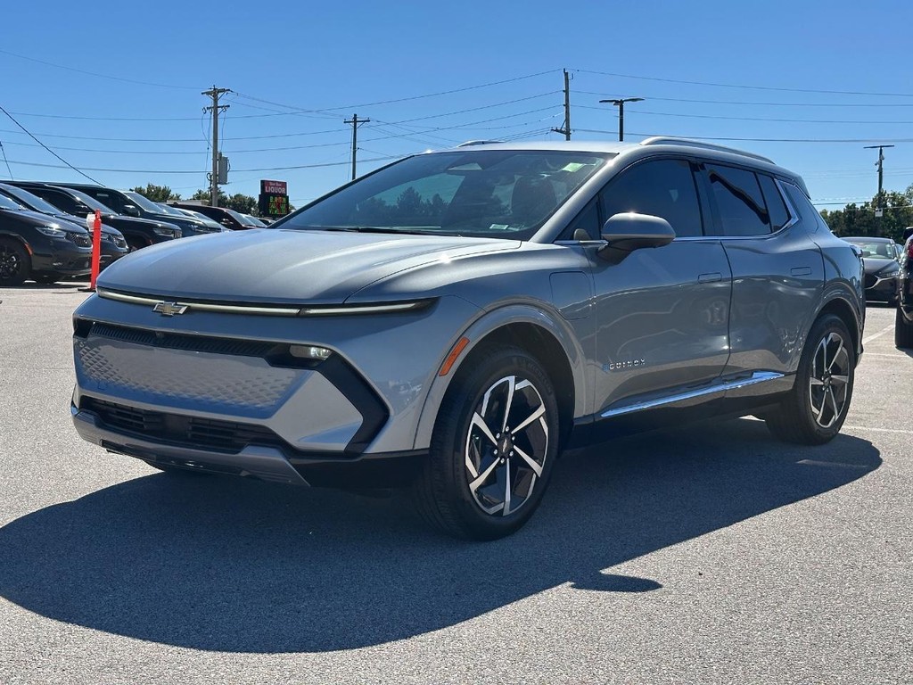 Chevrolet Equinox EV Vehicle Full-screen Gallery Image 08