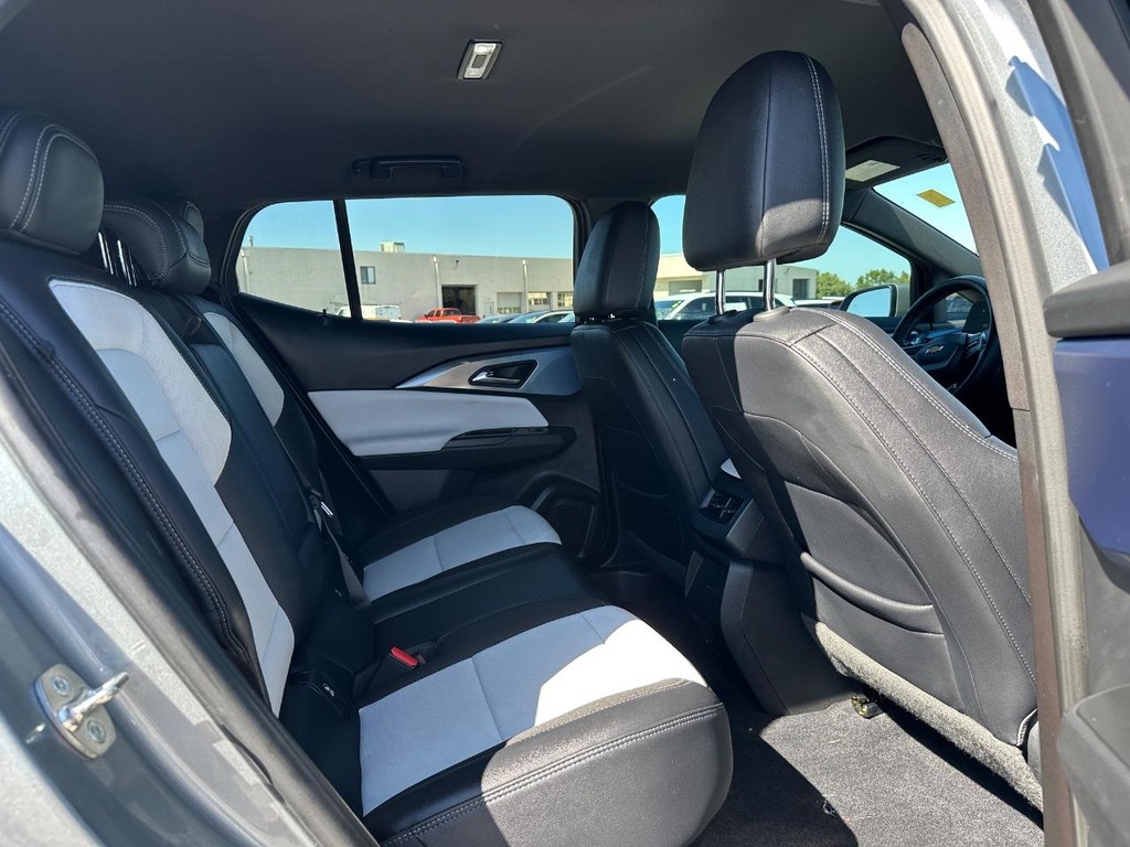 Chevrolet Equinox EV Vehicle Full-screen Gallery Image 10